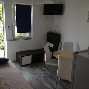  Apartment Goreta